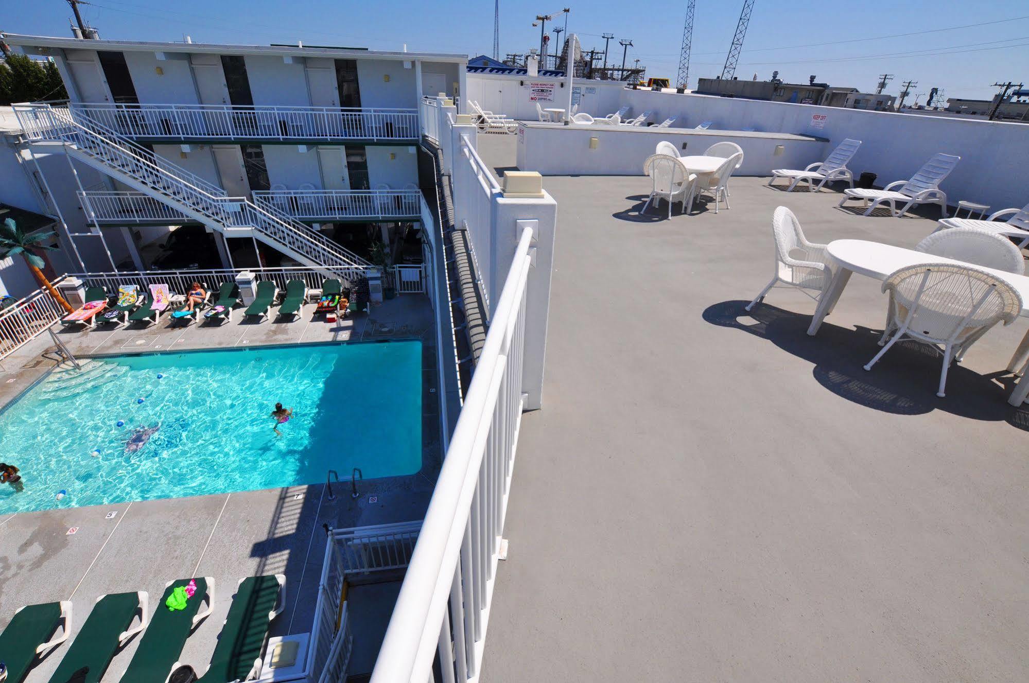 Riviera Resort & Suites Wildwood Exterior photo
